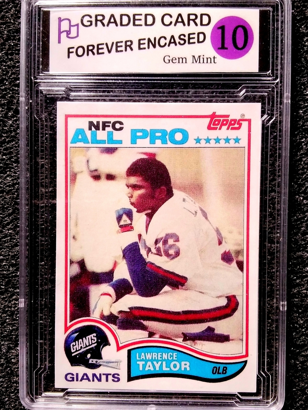 Lawrence Taylor New York Giants HOF Football Rookie Card. Graded 10 Gem Mint